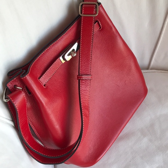 Red Pebbled Leather Shoulder Bag with Padlock - Picture 8 of 8